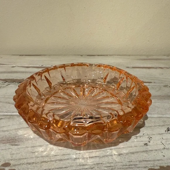 Vintage Mid Century Scalloped Edge Pink Glass Ashtray - Picture 1 of 5